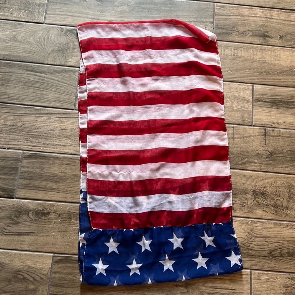 Women’s lightweight American flag infinity scarf